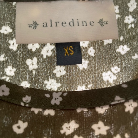 Alredine Green Daisy Dress - Picture 2 of 3